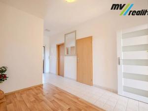 Prodej bytu 3+kk, Milovice, Lesní, 91 m2
