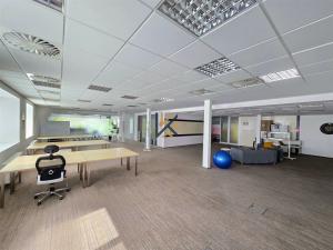 Pronájem kanceláře, Praha - Smíchov, Rozkošného, 212 m2