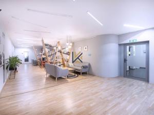 Pronájem kanceláře, Praha - Smíchov, Rozkošného, 212 m2