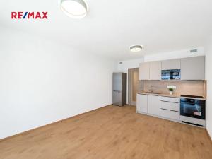 Pronájem kanceláře, Praha - Hloubětín, Poděbradská, 31 m2