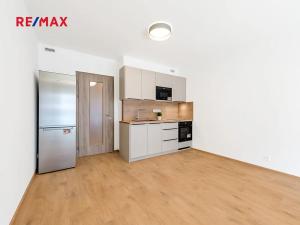 Pronájem kanceláře, Praha - Hloubětín, Poděbradská, 31 m2
