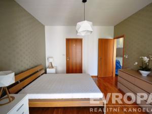 Pronájem bytu 2+kk, Praha, Korunní, 82 m2