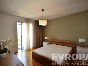 Pronájem bytu 2+kk, Praha, Korunní, 82 m2