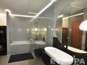 Pronájem bytu 2+kk, Praha, Korunní, 82 m2