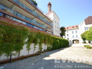 Pronájem bytu 2+kk, Praha, Korunní, 82 m2
