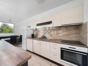 Prodej bytu 3+1, Praha - Stodůlky, Běhounkova, 74 m2
