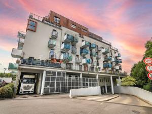 Prodej garážového stání, Praha - Vršovice, Vršovická, 13 m2