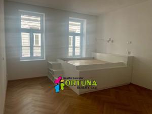 Pronájem bytu 1+1, České Budějovice, tř. 28. října, 45 m2