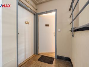 Pronájem bytu 1+kk, Praha, Kandertova, 27 m2