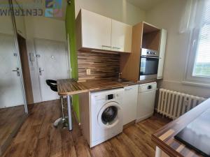 Pronájem bytu 1+1, Jablonec nad Nisou, Na Výšině, 35 m2