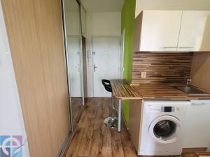 Pronájem bytu 1+1, Jablonec nad Nisou, Na Výšině, 35 m2