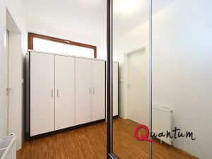 Pronájem bytu 2+kk, Praha - Modřany, Na Srážku, 60 m2