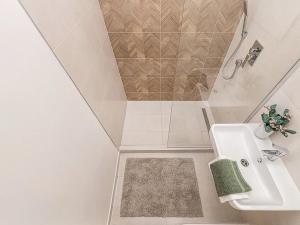 Prodej bytu 3+kk, Praha - Malešice, Chotutická, 57 m2