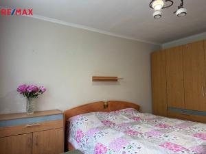 Prodej bytu 3+1, Karlovy Vary, Gagarinova, 79 m2