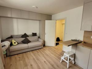 Pronájem bytu 1+kk, Praha - Strašnice, Strančická, 25 m2