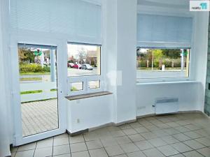 Pronájem obchodního prostoru, Plzeň - Doubravka, Habrmannovo náměstí, 16 m2
