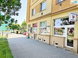 Pronájem obchodního prostoru, Plzeň - Doubravka, Habrmannovo náměstí, 16 m2