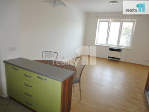 Pronájem bytu 1+kk, Plzeň - Doubravka, Habrmannovo náměstí, 33 m2