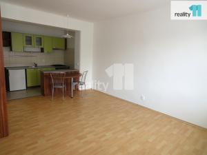 Pronájem bytu 1+kk, Plzeň - Doubravka, Habrmannovo náměstí, 33 m2
