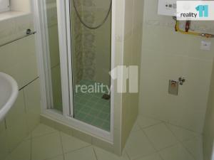 Pronájem bytu 1+kk, Plzeň - Doubravka, Habrmannovo náměstí, 33 m2
