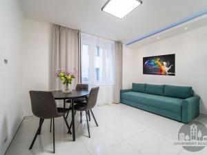 Pronájem bytu 2+kk, Praha - Karlín, Sokolovská, 40 m2