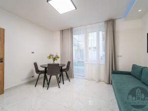 Pronájem bytu 2+kk, Praha - Karlín, Sokolovská, 40 m2