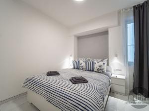 Pronájem bytu 2+kk, Praha - Karlín, Sokolovská, 40 m2