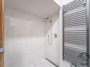 Pronájem bytu 2+kk, Praha - Karlín, Sokolovská, 40 m2