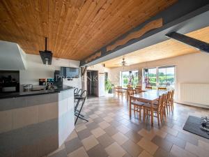 Prodej rodinného domu, Trhové Sviny, 379 m2