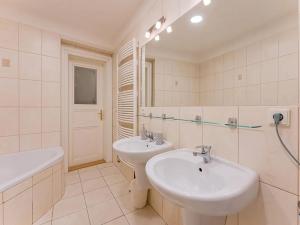 Pronájem bytu 3+1, Praha - Vinohrady, Chorvatská, 137 m2