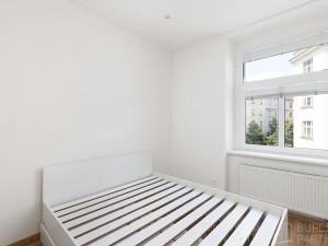 Pronájem bytu 2+kk, Praha - Vinohrady, Velehradská, 49 m2