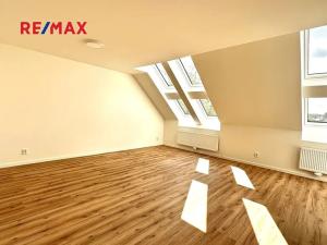Pronájem bytu 1+kk, Kladno, Hajnova, 40 m2