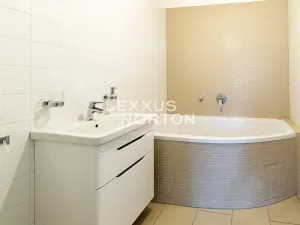 Pronájem rodinného domu, Praha - Smíchov, K vodojemu, 250 m2