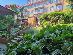 Pronájem bytu 1+1, Praha - Smíchov, Fráni Šrámka, 47 m2