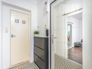 Prodej bytu 2+1, Praha - Miškovice, Polabská, 45 m2