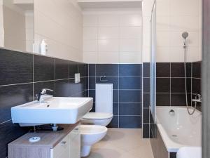 Pronájem bytu 2+kk, Praha - Vysočany, Pod Harfou, 55 m2