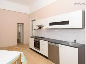 Pronájem bytu 2+1, Praha - Vinohrady, Rybalkova, 75 m2