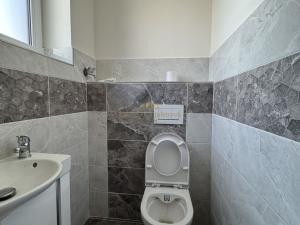 Prodej rodinného domu, Břežany II, 163 m2
