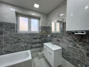 Prodej rodinného domu, Břežany II, 163 m2