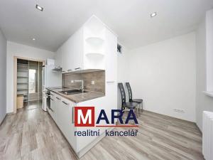 Pronájem bytu 2+1, Olomouc, Sienkiewiczova, 52 m2