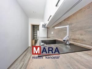 Pronájem bytu 2+1, Olomouc, Sienkiewiczova, 52 m2