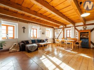 Prodej rodinného domu, Vlachovo Březí, 404 m2