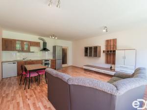 Pronájem bytu 3+kk, Praha, Břežánecká, 84 m2
