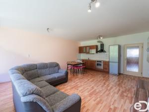 Pronájem bytu 3+kk, Praha, Břežánecká, 84 m2