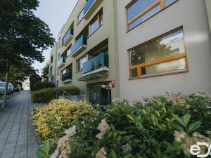 Pronájem bytu 3+kk, Praha, Břežánecká, 84 m2