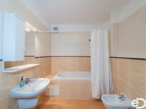 Pronájem bytu 3+kk, Praha, Břežánecká, 84 m2