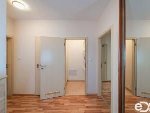 Pronájem bytu 3+kk, Praha, Břežánecká, 84 m2