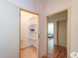 Pronájem bytu 3+kk, Praha, Břežánecká, 84 m2