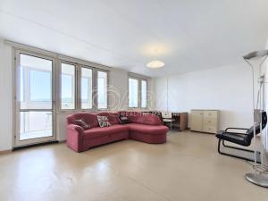 Pronájem bytu 1+kk, Praha - Smíchov, Štefánikova, 39 m2