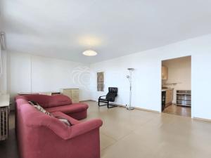 Pronájem bytu 1+kk, Praha - Smíchov, Štefánikova, 39 m2